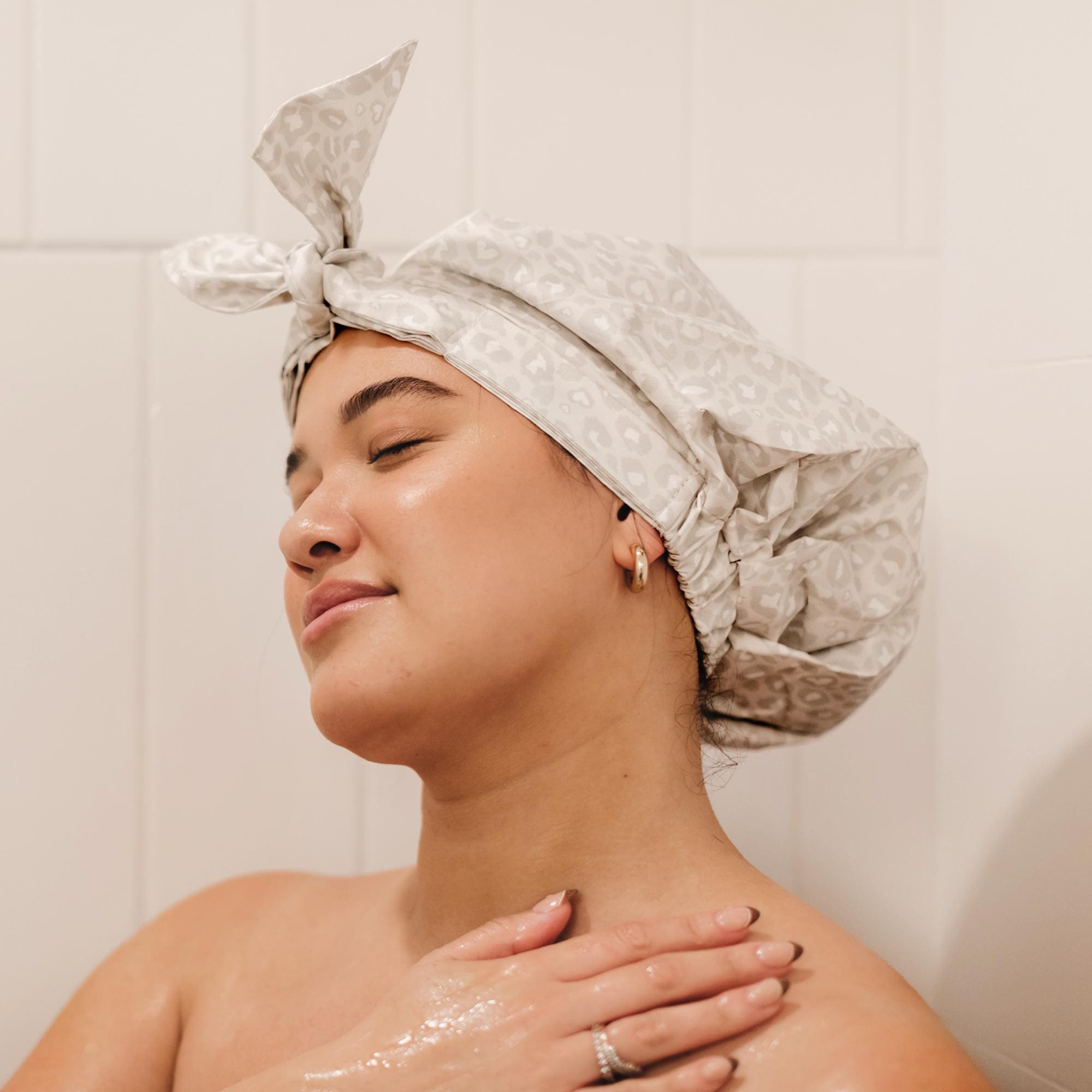 Pommeshell Leopard Shower Cap - Image 2